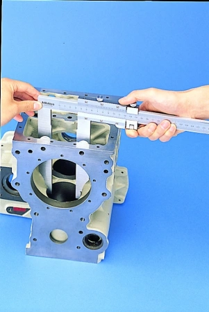 Штангенциркуль с нониусом, длинная губка, точная регулировка. 0-1000 мм, 0,02 мм, метрический/дюймовый (534-108)